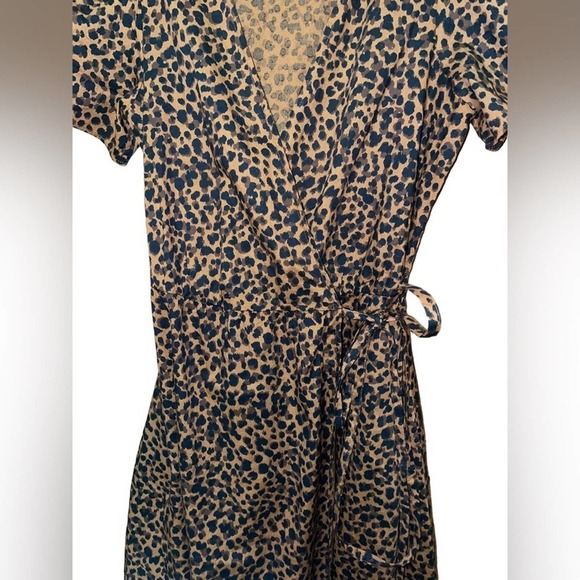 Madewell Flutter-Sleeve Wrap Mini Dress in Painted Leopard Size XS - Picture 7 of 10